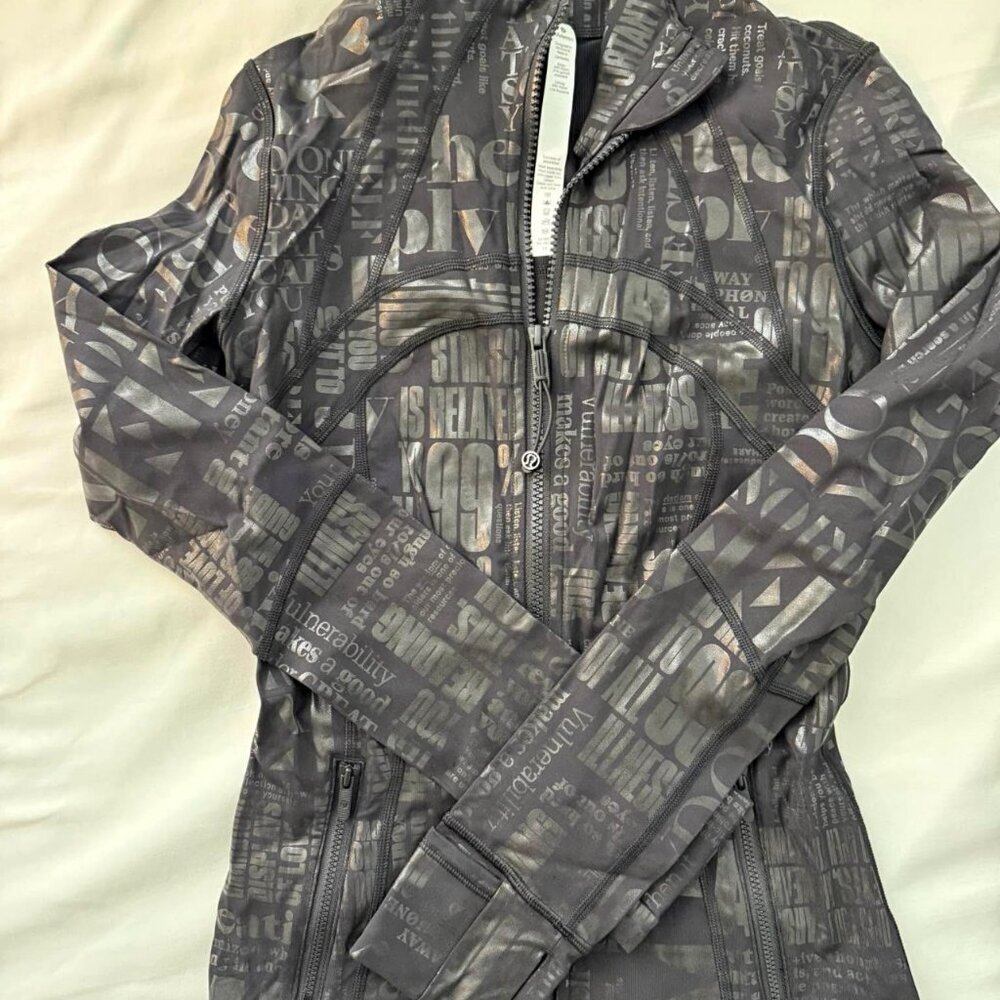 Lululemon 20 year anniversary manifesto zip up- foil black- size 4